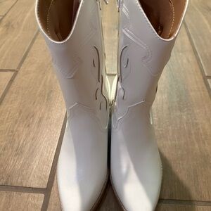 Wild Fable White Heeled Boots